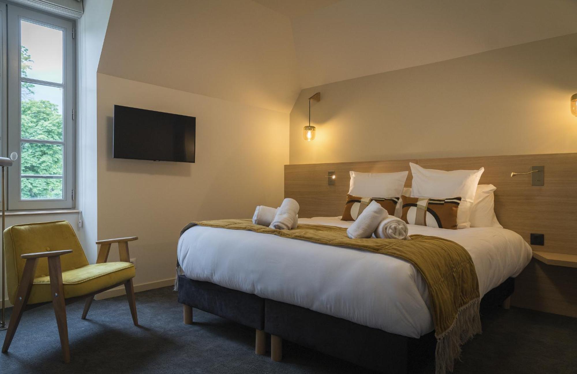 Domaine De L'Ecorcerie Hotel Fontaine-le-Comte ภายนอก รูปภาพ