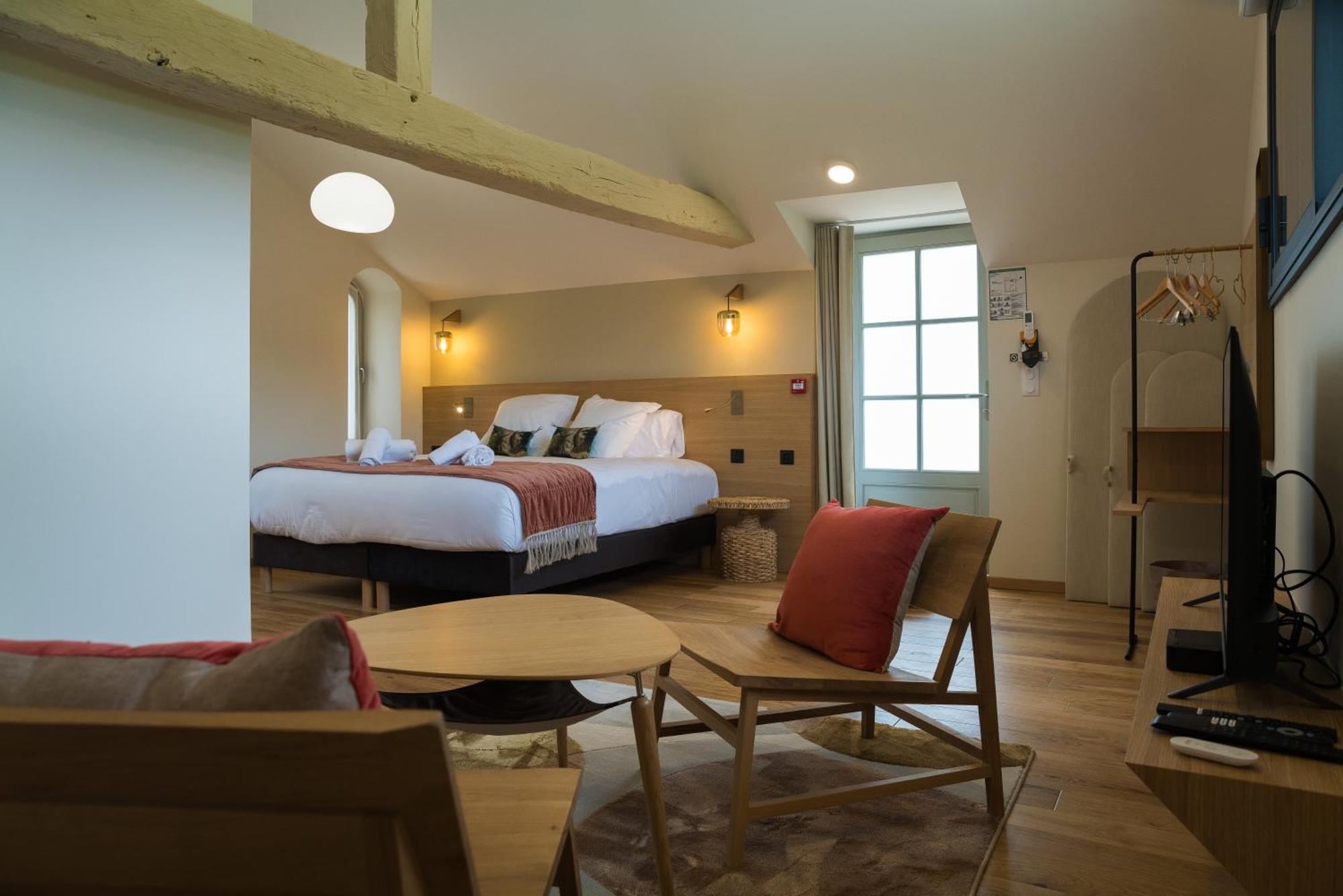 Domaine De L'Ecorcerie Hotel Fontaine-le-Comte ภายนอก รูปภาพ