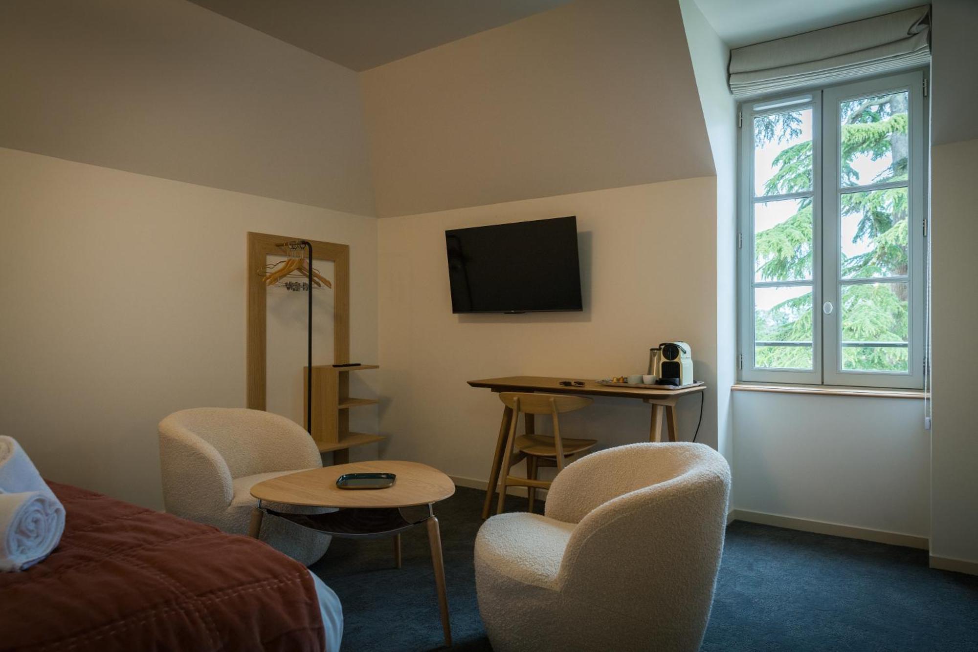 Domaine De L'Ecorcerie Hotel Fontaine-le-Comte ภายนอก รูปภาพ