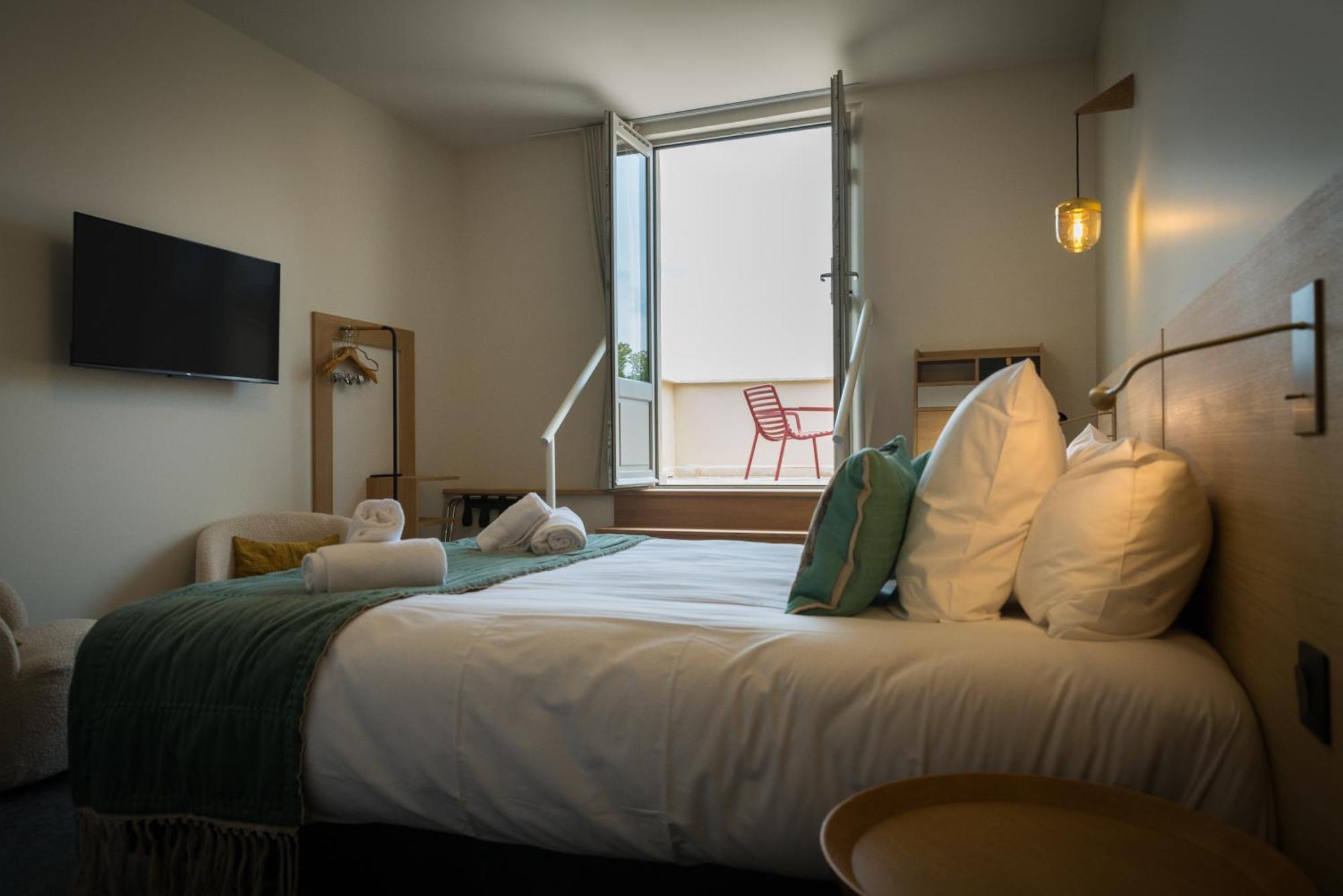 Domaine De L'Ecorcerie Hotel Fontaine-le-Comte ภายนอก รูปภาพ