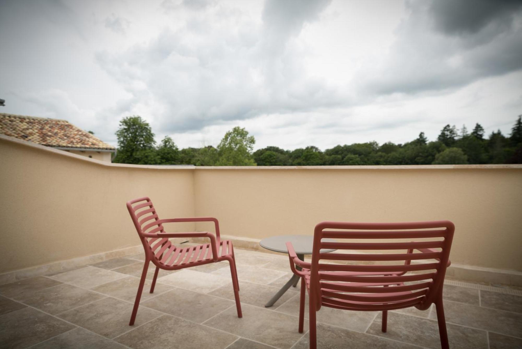 Domaine De L'Ecorcerie Hotel Fontaine-le-Comte ภายนอก รูปภาพ
