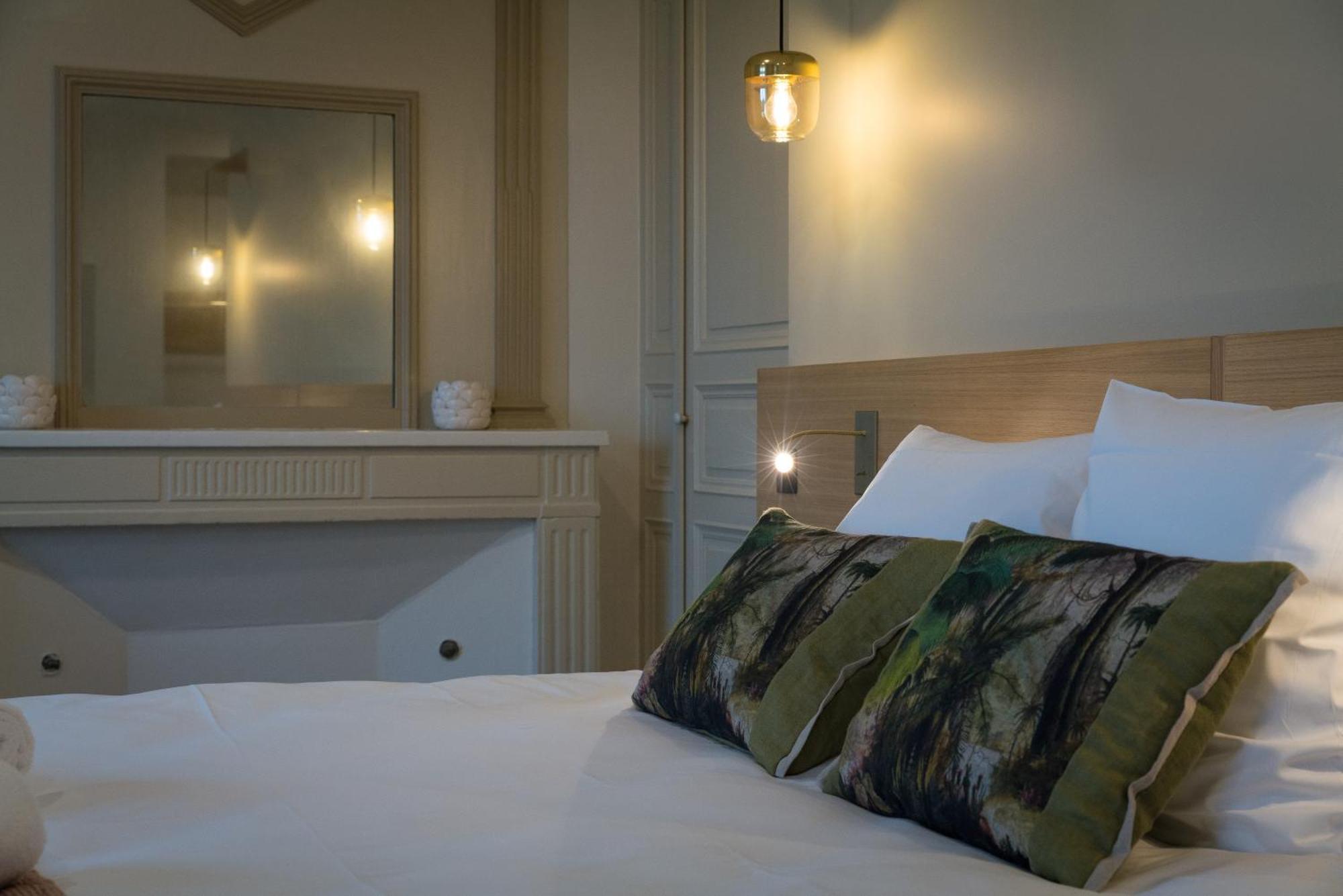 Domaine De L'Ecorcerie Hotel Fontaine-le-Comte ภายนอก รูปภาพ
