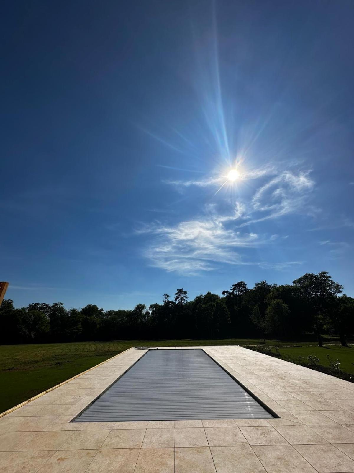 Domaine De L'Ecorcerie Hotel Fontaine-le-Comte ภายนอก รูปภาพ