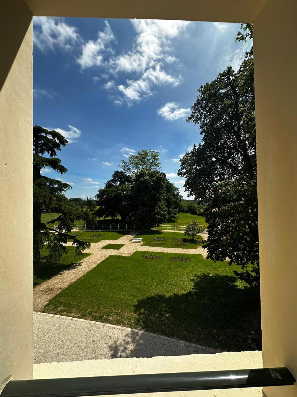 Domaine De L'Ecorcerie Hotel Fontaine-le-Comte ภายนอก รูปภาพ