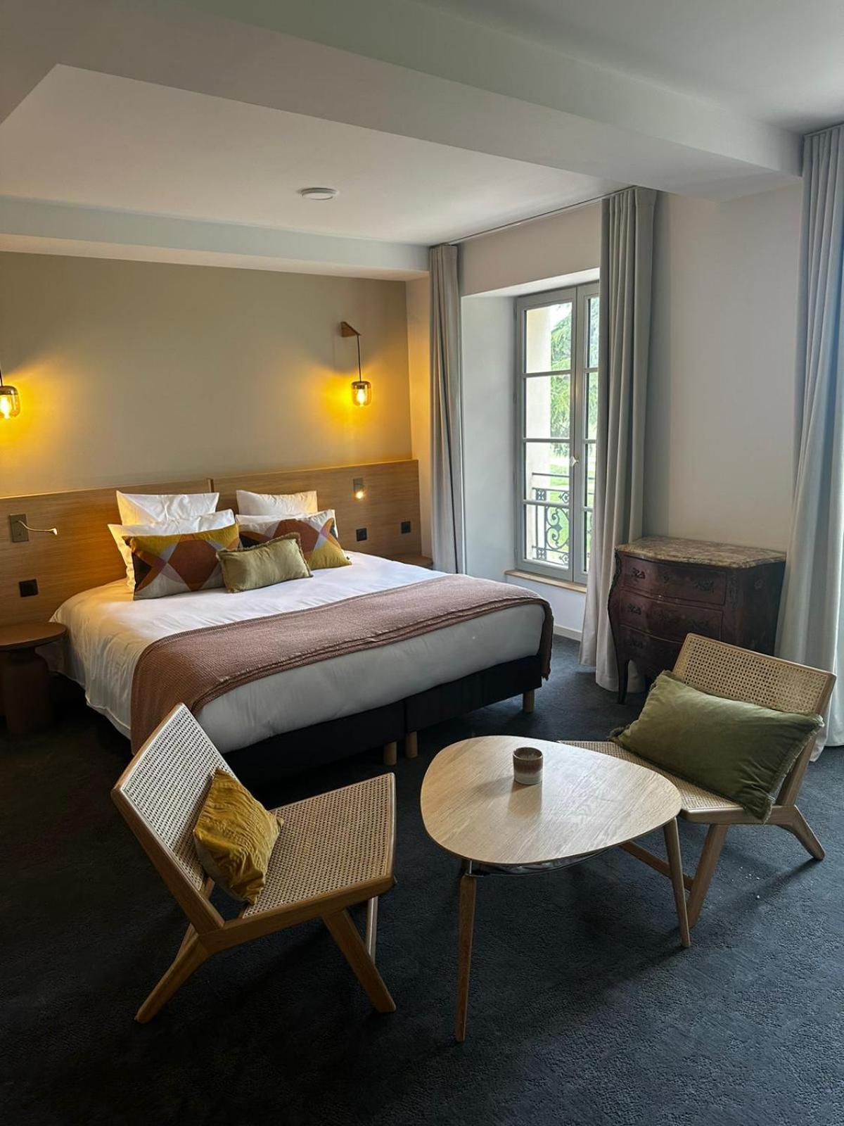 Domaine De L'Ecorcerie Hotel Fontaine-le-Comte ภายนอก รูปภาพ