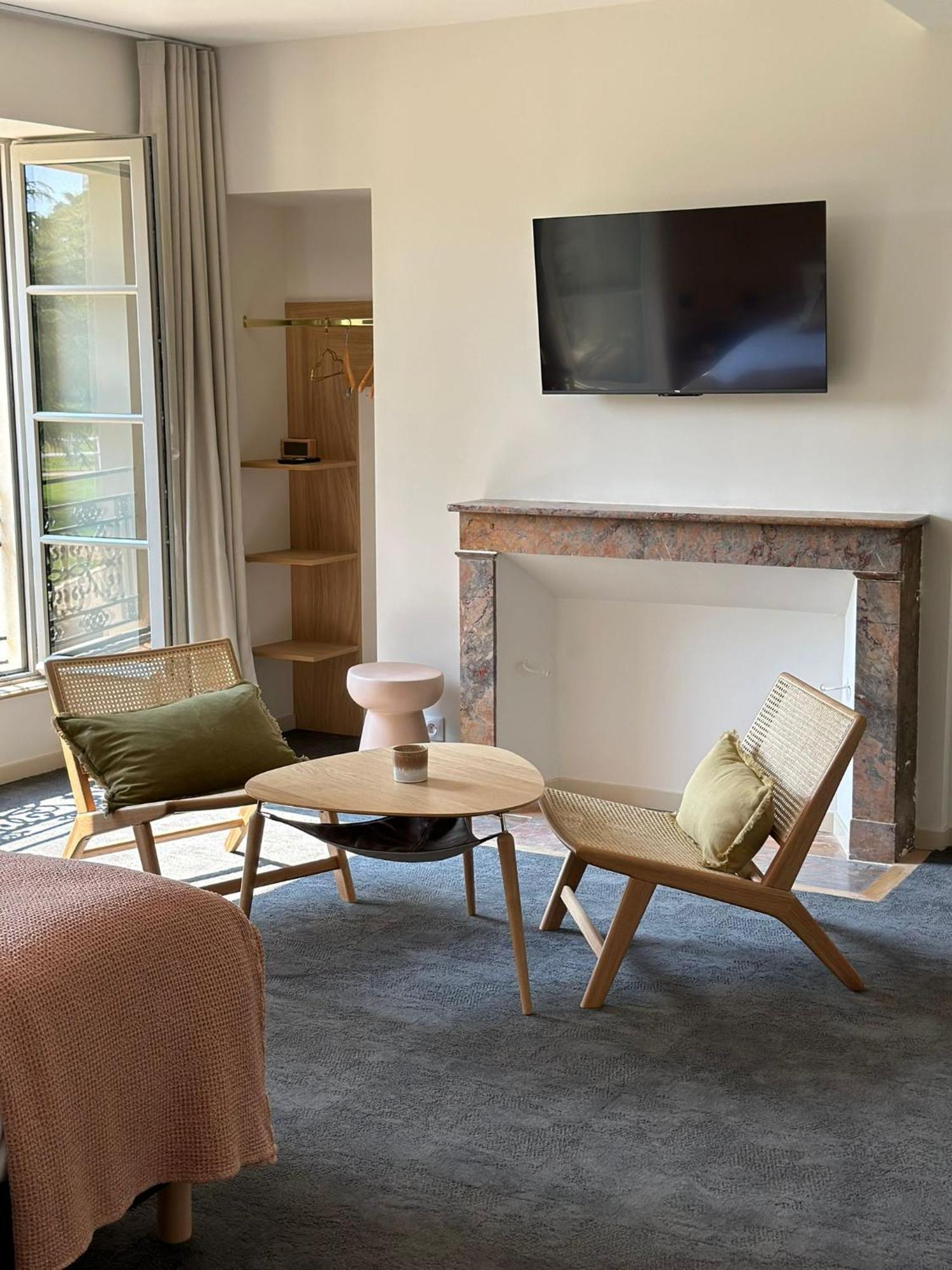 Domaine De L'Ecorcerie Hotel Fontaine-le-Comte ภายนอก รูปภาพ