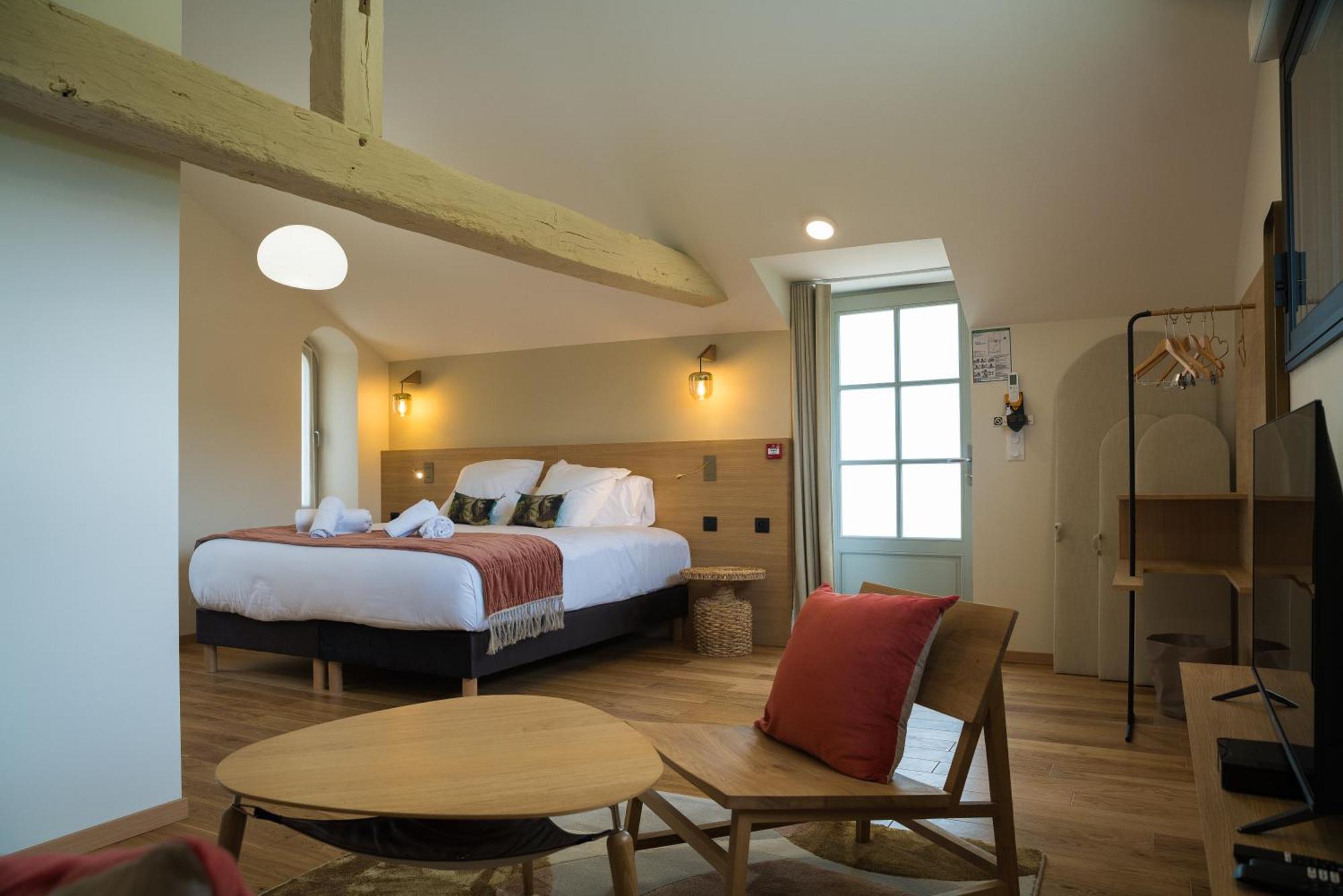 Domaine De L'Ecorcerie Hotel Fontaine-le-Comte ภายนอก รูปภาพ